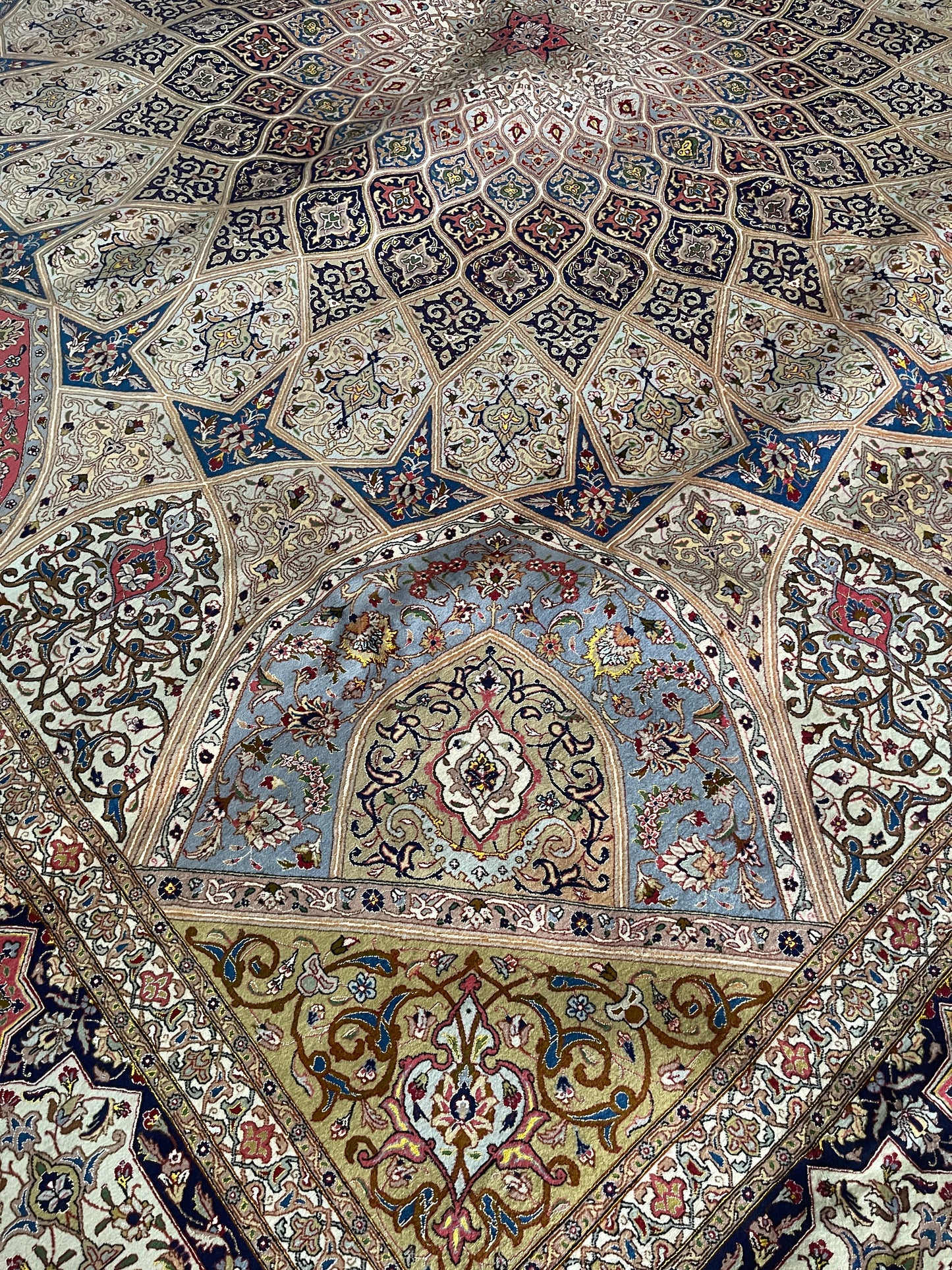 SQUARE GOMBAD CARPET