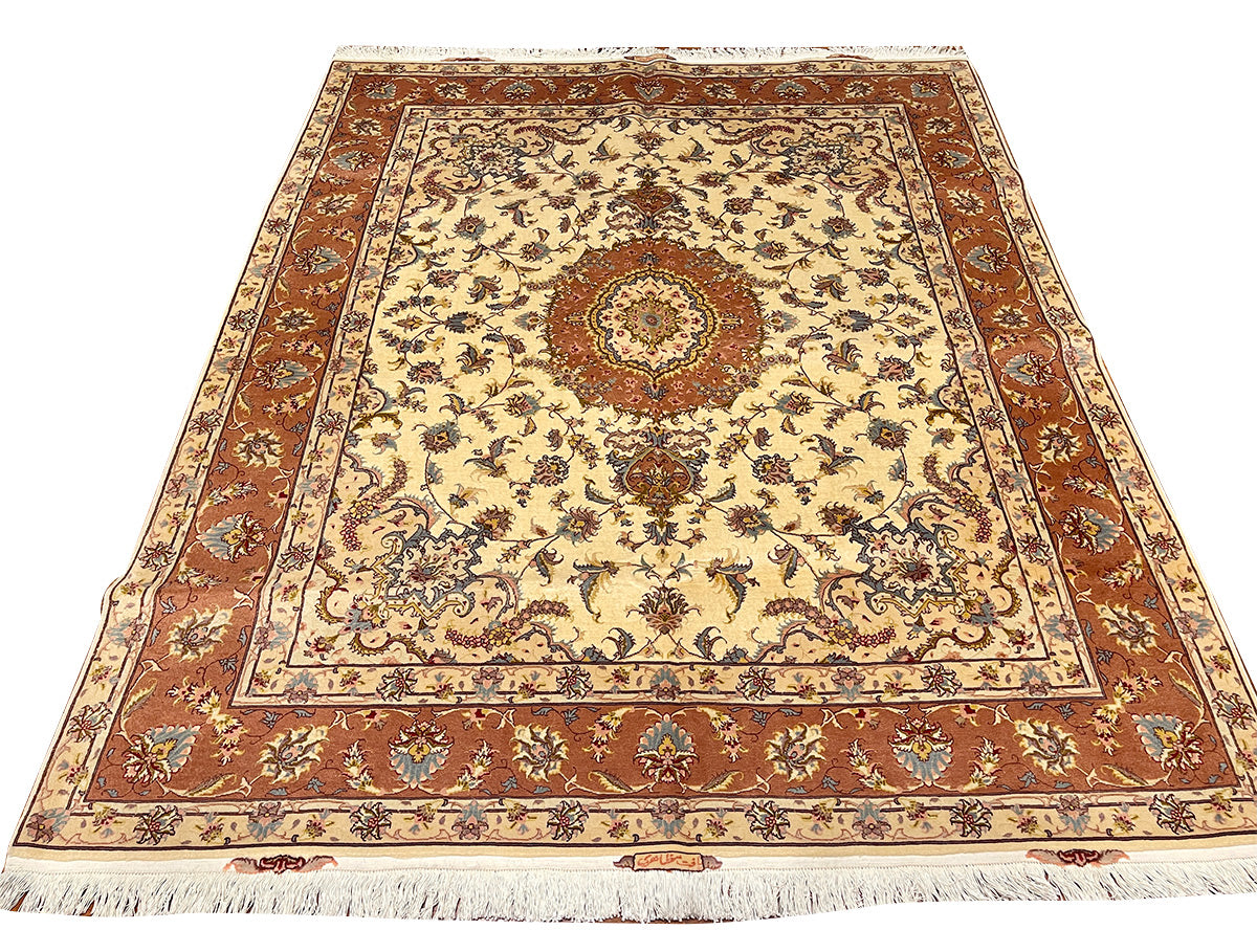 SQUARISH BEIGE PART SILK CARPET