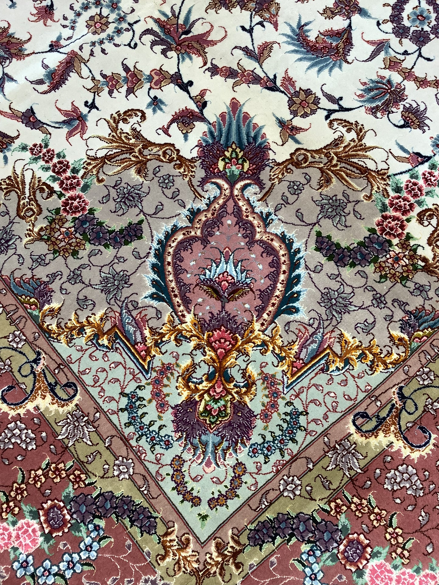 BENAM CARPET WITH SILK