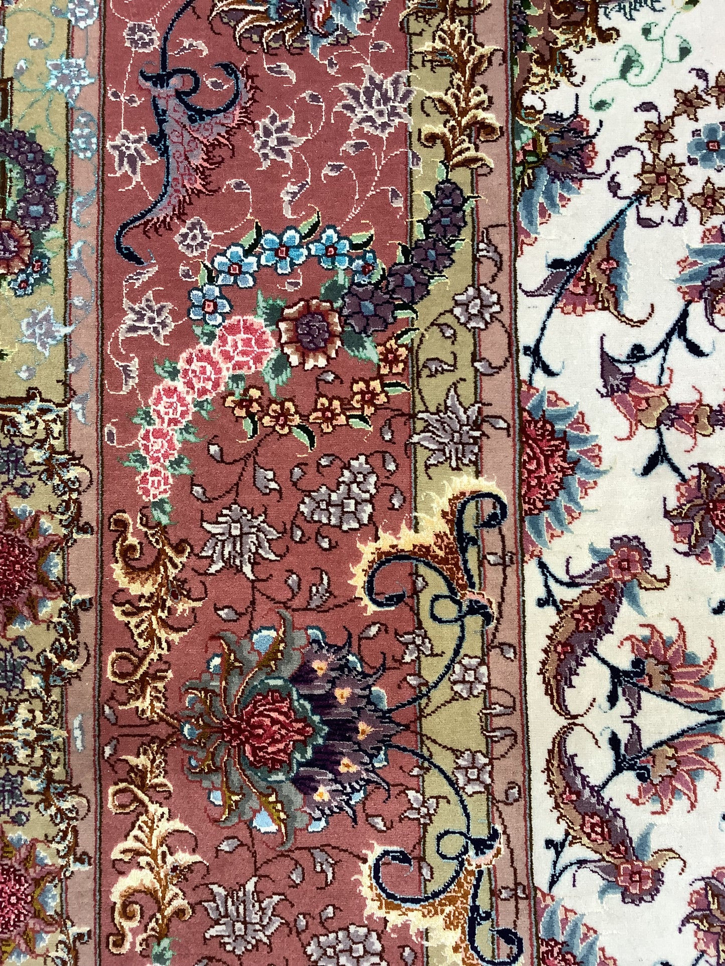 BENAM CARPET WITH SILK