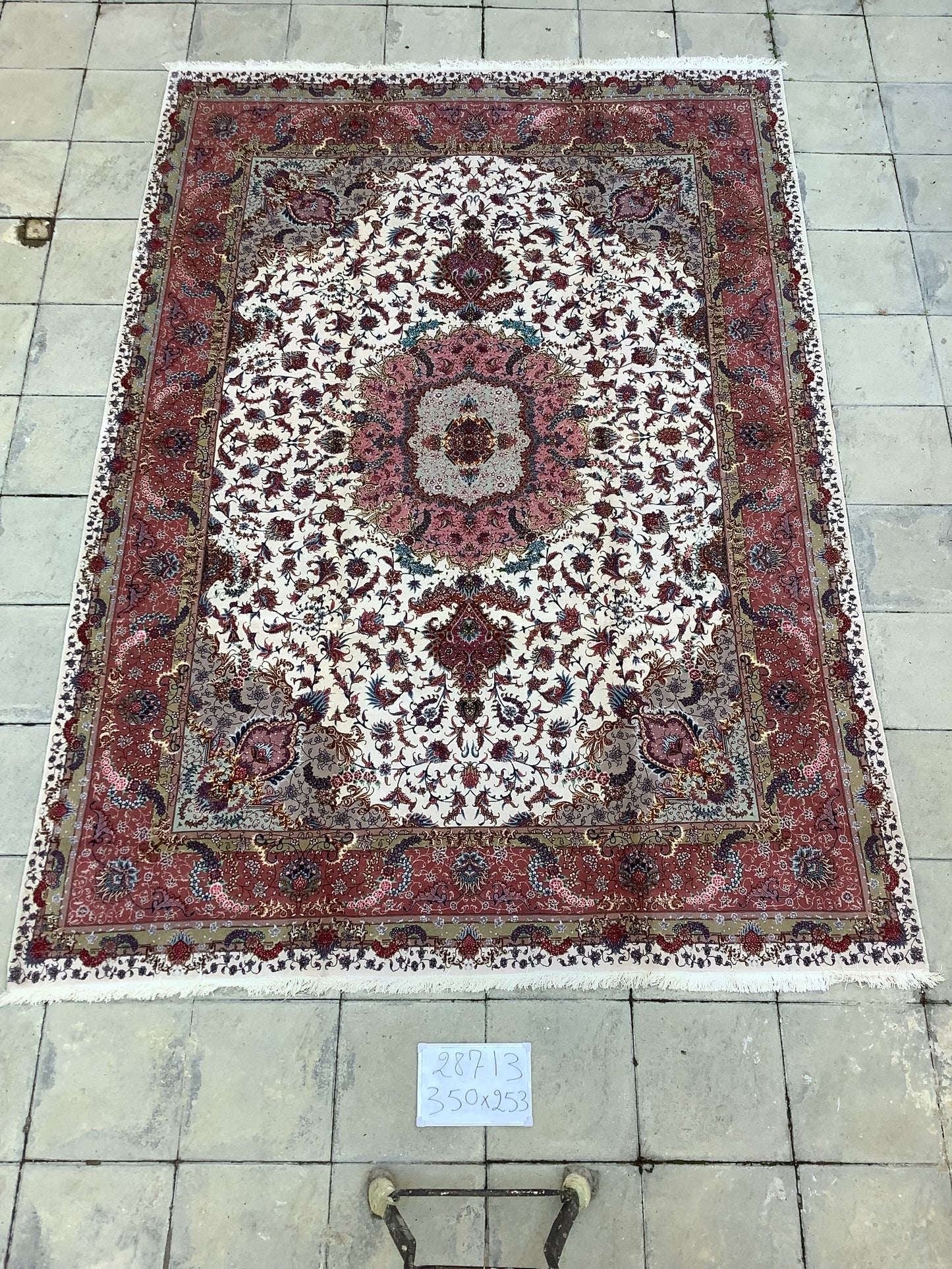 BENAM CARPET WITH SILK